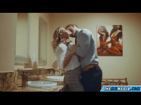 ❤️ Nigbati bilondi ti oyan ba tan ọ ni yara isinmi ti gbogbo eniyan ️ wa %yo.dickies-shop.ru ️❤